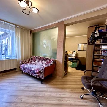 Валерянівська вул., 1