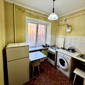 Продажа однокомнатной сталинки в центре Святослава Караванского Афина