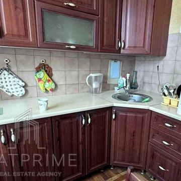 Зоологічна вул., 6