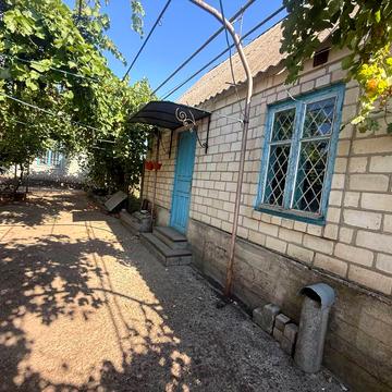 Центральна вул.