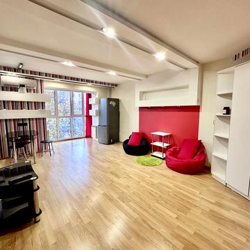 Борщагівська вул., 143