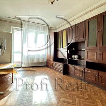 Квітнева вул., 15