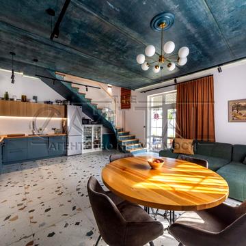 Стрітенська вул.