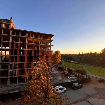 Продаж 3-кімнатної в ЖК "LuxAR"-з видом на стадіон і місто