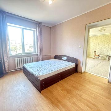 Центральна вул., 6