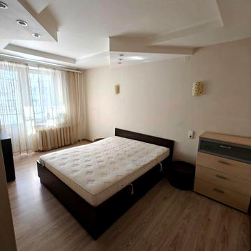 Володимира Великого вул. (Артема), 22