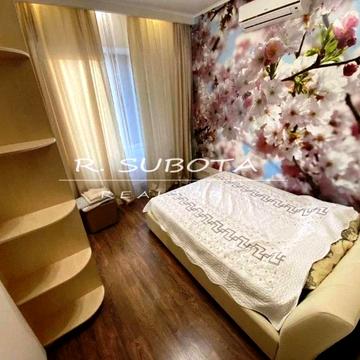 Крутогірний узвіз (Рогальова), 28