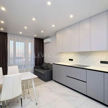 Всеволода Змієнка вул., 19