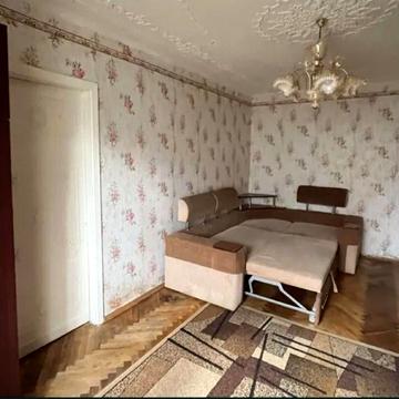 Миколи Василенка вул., 12