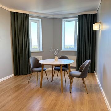 Мисливська вул., 24