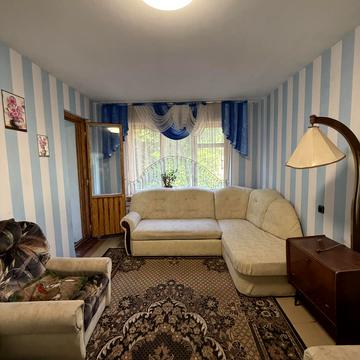 Академіка Корольова вул., 18