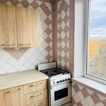 Нескорених вул., 36