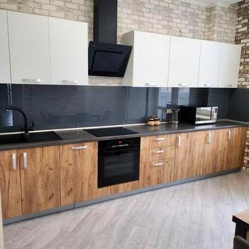 Большая 2 комн . Пишоновакяя центр 7 этаж длительно