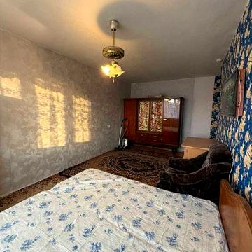 Затишна 2-кімнатна комунальна квартира біля «Вечірнього ринку»!