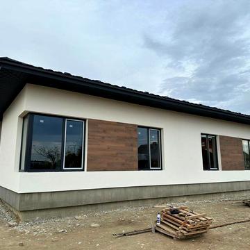 Продаж будинку Дуплекс  Зміїнець! Буде оздоблений  двір !