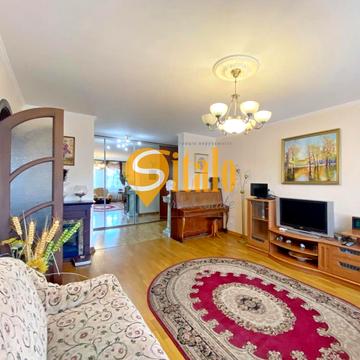 Леся Курбаса просп., 5-В