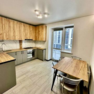 Олени Теліги вул., 18