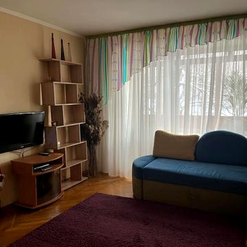 Шовковична вул., 48