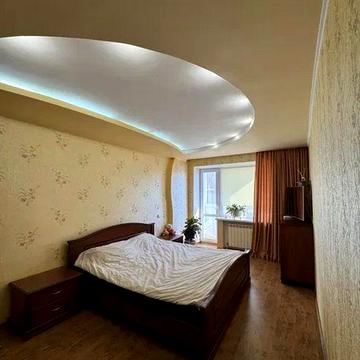 Продам квартиру у центрі на 4 кімнати , 99 квадратів ТОРГ.