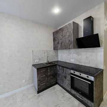 Продам 1 комнатную  квартиру с евроремонтом  на Таирова ЖК Акварель-8