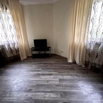 Романа Шухевича вул., 12б