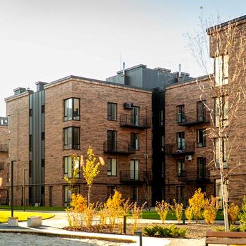 2к квартира з кухнею-студіо та власним ПАТІО ЖК Долішній