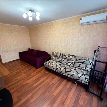 Миколи Ушакова вул., 6