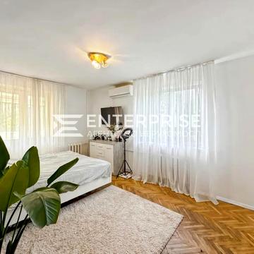 Садово-Ботанічна вул. (Тимірязєвська), 4