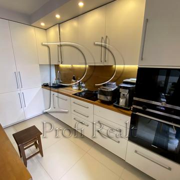 Анатолія Петрицького вул., 13