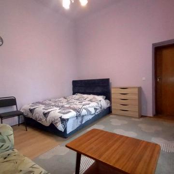 Гетьмана Петра Дорошенка вул. (), 68