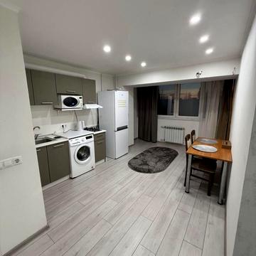 Русанівська набережна вул., 20