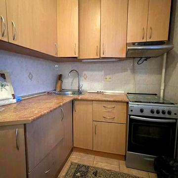 Сдам 1к кв.Средний 5й этаж.Кирпичный дом.Тополь