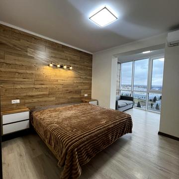 Рівненська вул., 25-В