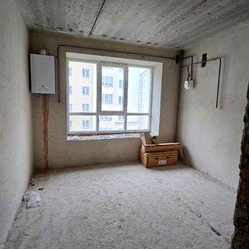 1км квартира у зданій новобудові під ремонт