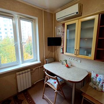 Просп. В. Івасюка(Сталінграду), 28, Мінська, Оболонська набережна