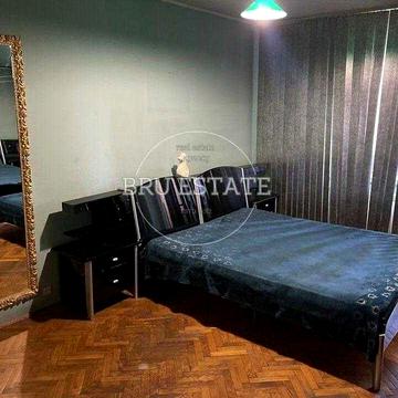 Продам простору 3к кв на вул Вербицького 34 біля метро Вирлиця