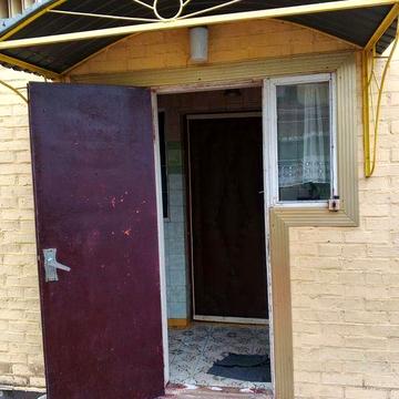 Здам пів дому на 3 кімн.Всі умови.