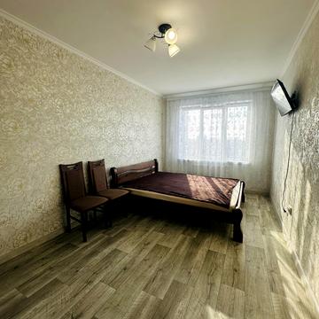 Металургів вул., 35