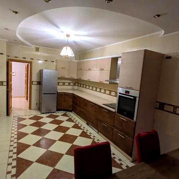 Верховної Ради бульв., 14-Б