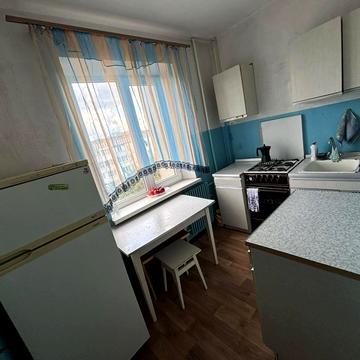 Коновальця вул., 4