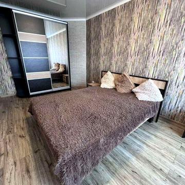 Здається чудова 1 кімната квартира на 600 річчя.