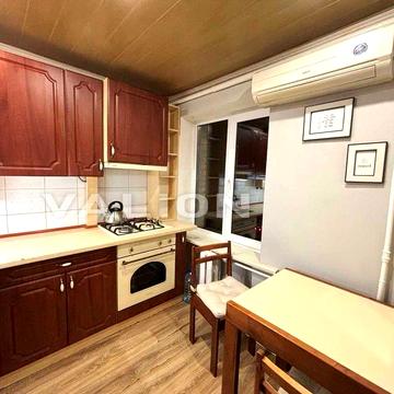 Продам 1к квартиру  з ремонтом  Севастопольска площа Соломянський р-н