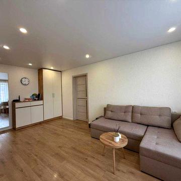 Продам 1-кв. з ремонтом, вул. Шнеєерсона, сетрифікат, ценр 42 кв.м
