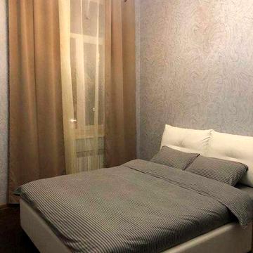 СДАМ ОТЛИЧНУЮ  2 Комнатную квартиру ЦЕНТР есть АГВ и БАЛКОН