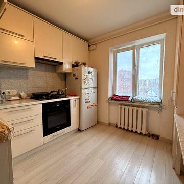 Продаж 3к Квартира Радісна вулиця