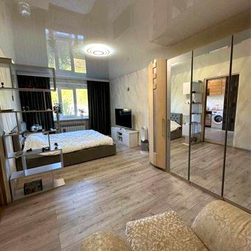 Продається 1-кімнатна квартира з ремонтом та меблеми