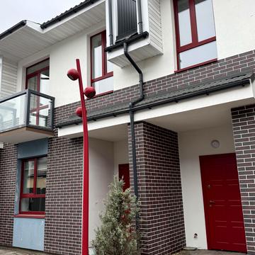 Лисенка вул., 2М