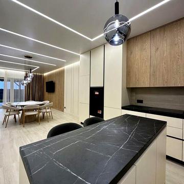 Продаж нового дизайнерського котеджу з ремонтом , меблями