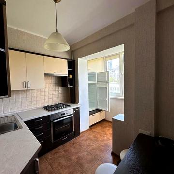 Богдана Гаврилишина вул. (Ванди Василевської), 6