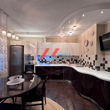 Дніпровська набережна вул., 19